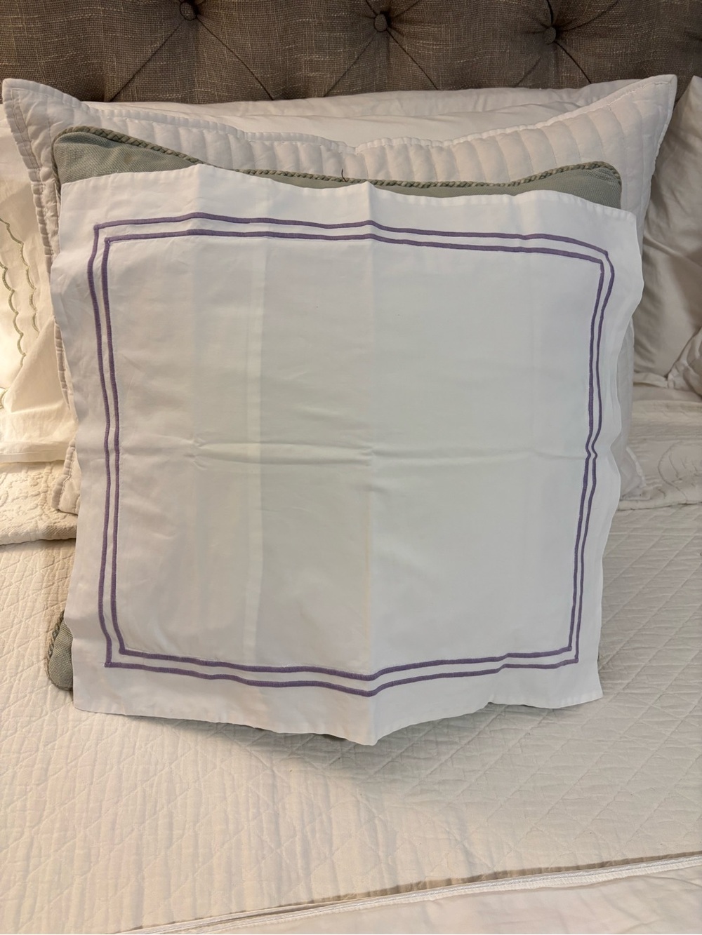 SFERRA Grand Hotel Boudoir (pair) 18x16 Lavender double trim. NWOT